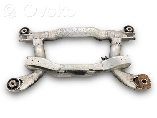 Pusrāmis aizmugurējais / priekšējais