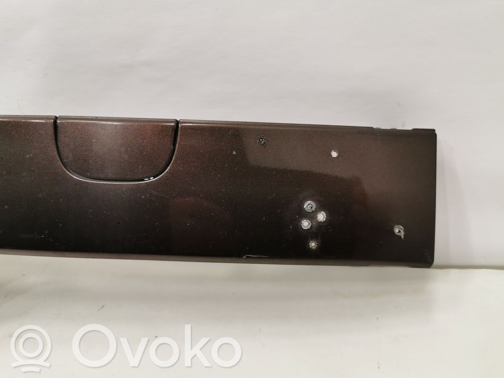 Pretmiglas luktura dekoratīvais režģis