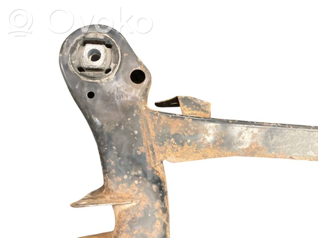 Pusrāmis aizmugurējais / priekšējais