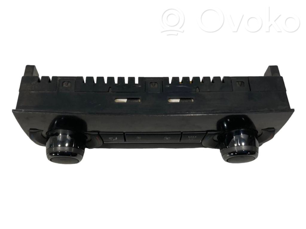 Gaisa kondicioniera / klimata kontroles / salona apsildes vadības bloks (salonā)