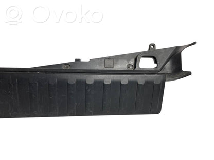 Нижняя панель отделки багажника