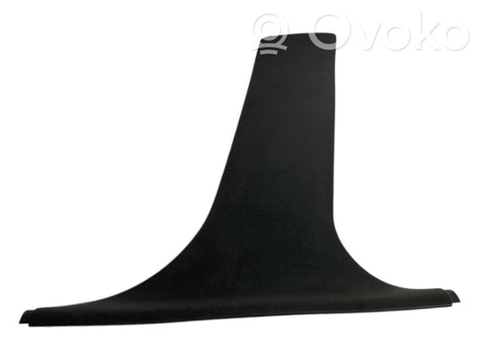 (B) statņa dekoratīvā apdare (apakšdaļa)