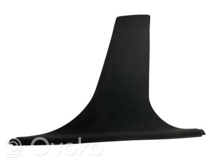 (B) statņa dekoratīvā apdare (apakšdaļa)