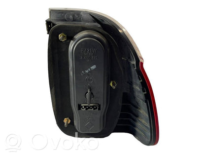 Aizmugurējais lukturis virsbūvē