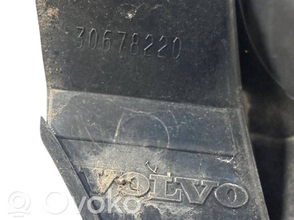 Aizmugurējais lukturis virsbūvē