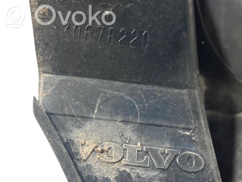 Aizmugurējais lukturis virsbūvē