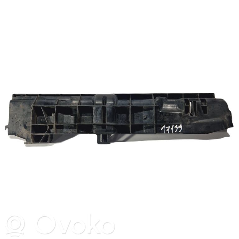Radiator(s) holder/bracket