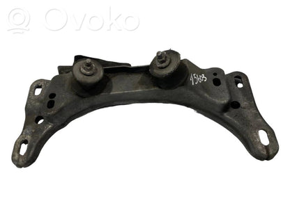 Transmission mounting bracket