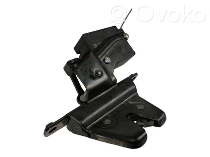 Aizmugurējā pārsega slēdzene