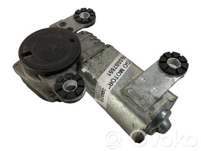 Aizmugurējā loga tīrītāja motoriņš