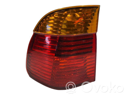 Aizmugurējais lukturis virsbūvē