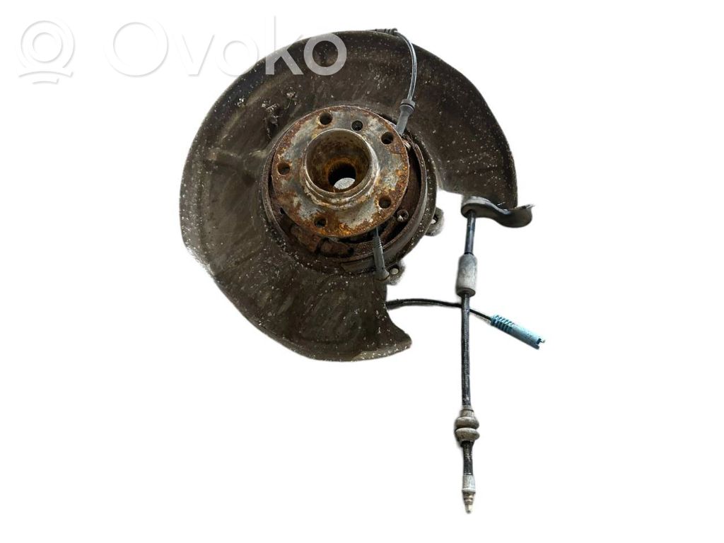 Aizmugurē riteņa rumbas vārpstas šarnīrs (stupica, capfa)