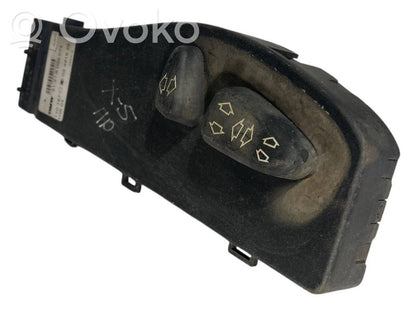 Seat adjustment switch(es)