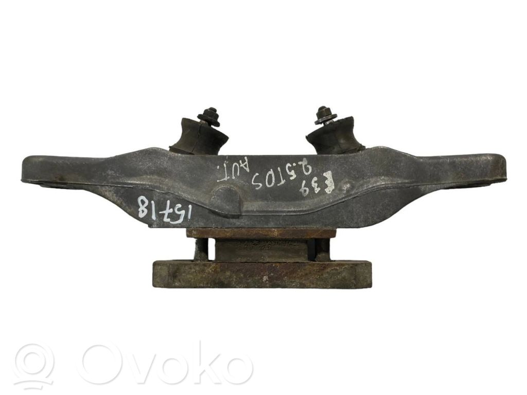 Transmission mounting bracket