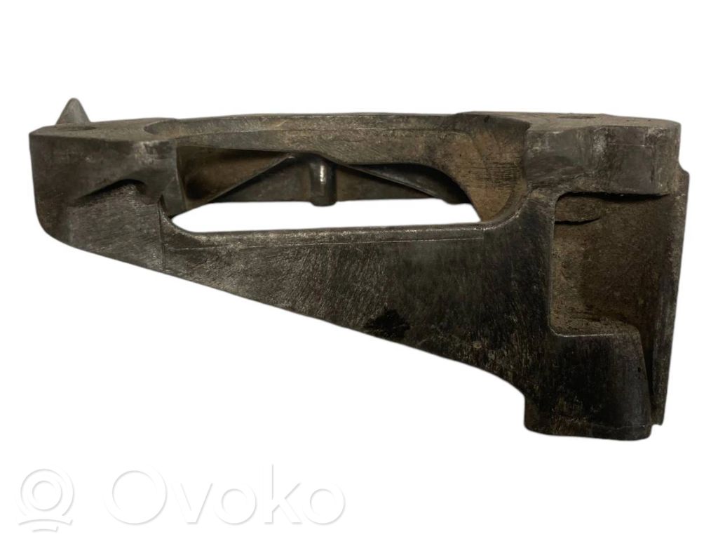 Dzinēja nostiprināšanas stiprinājums-kronšteins