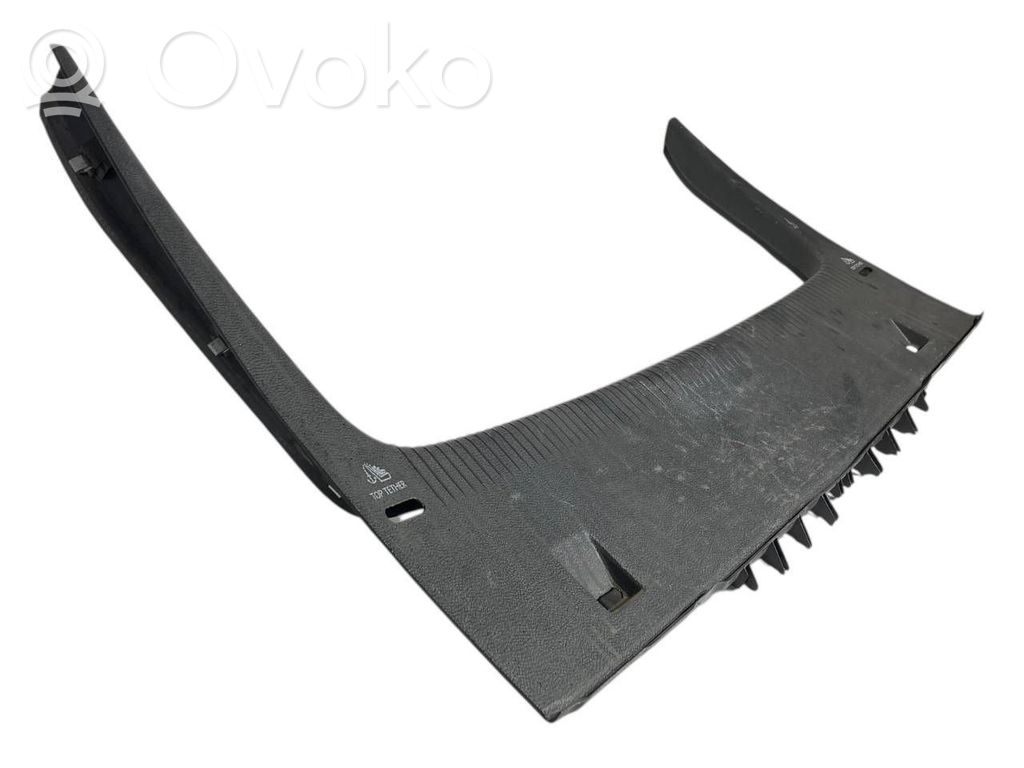 Bagāžnieka sliekšņa dekoratīvā apdare