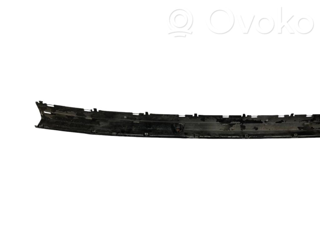 Dekoratīvās aizmugurē bampera ulikas