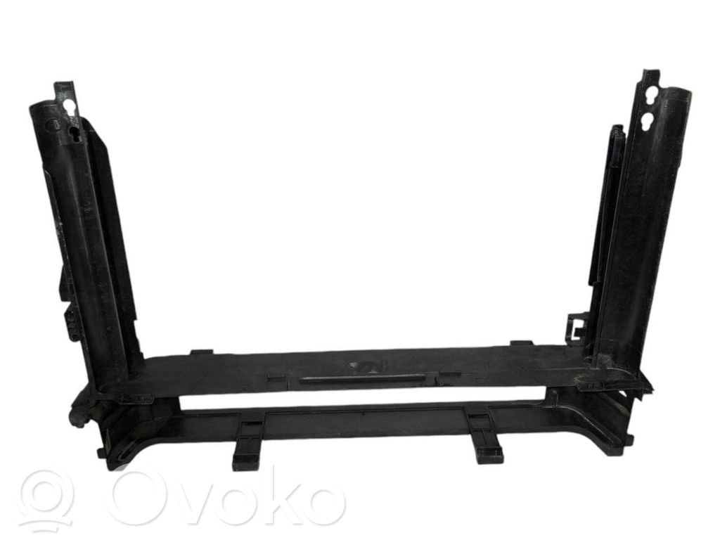 Нижняя часть радиаторной панели (телевизора)