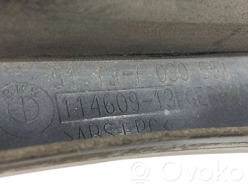 Priekšējā luktura dekoratīvā apdare