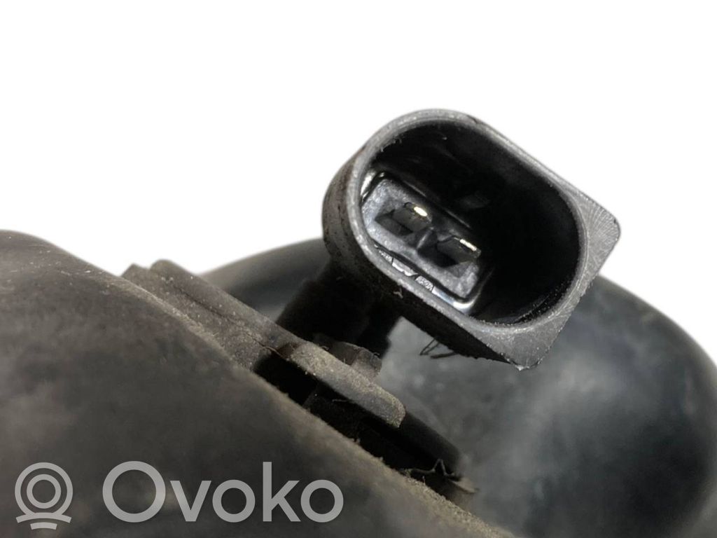 Logu šķidruma tvertne