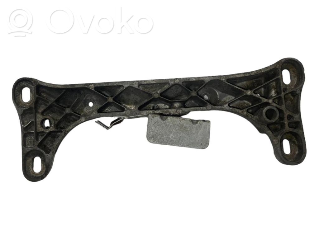 Кронштейн крепления трансмиссии