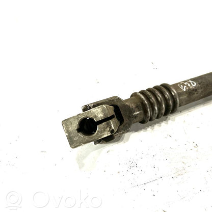 Stūresrata ass krustsavienojums