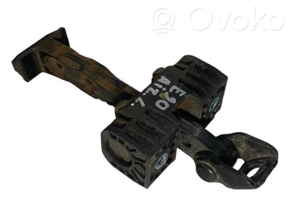 Ограничитель открывания двери