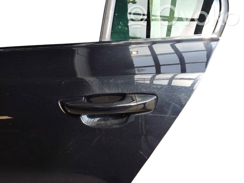 Aizmugurējās durvis