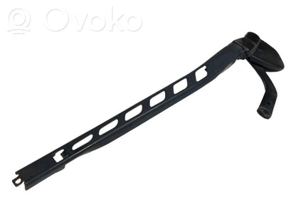 Priekšējā loga tīrītāja kājiņa