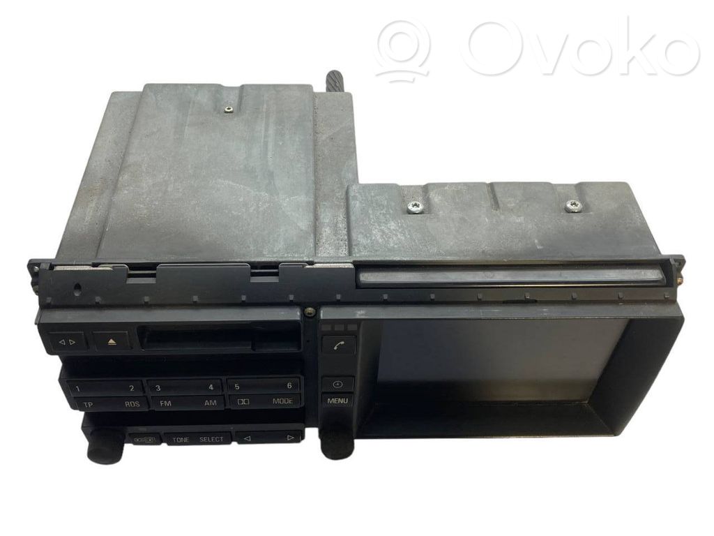 Radio / CD/DVD atskaņotājs / navigācija