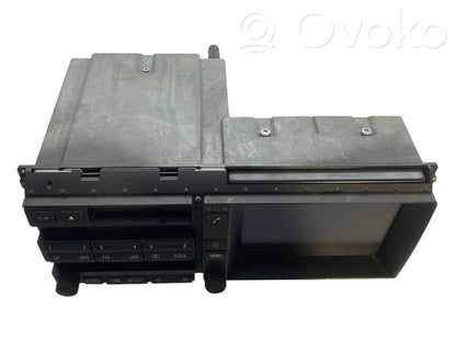 Radio / CD/DVD atskaņotājs / navigācija