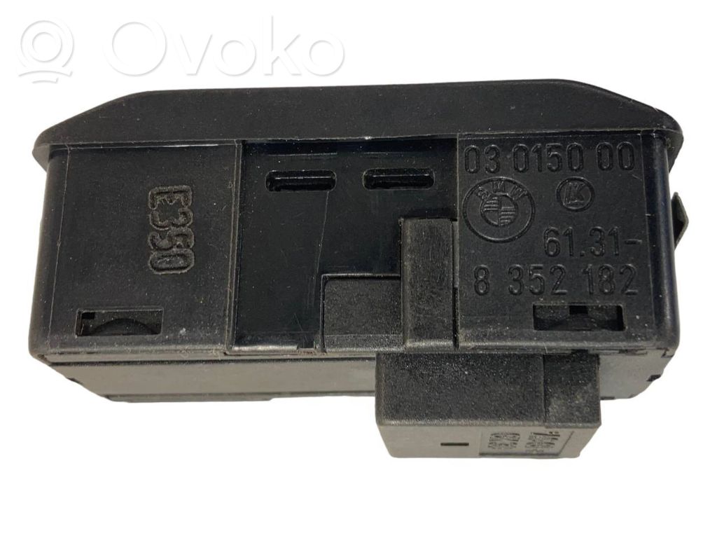 Jumta lūkas slēdzis