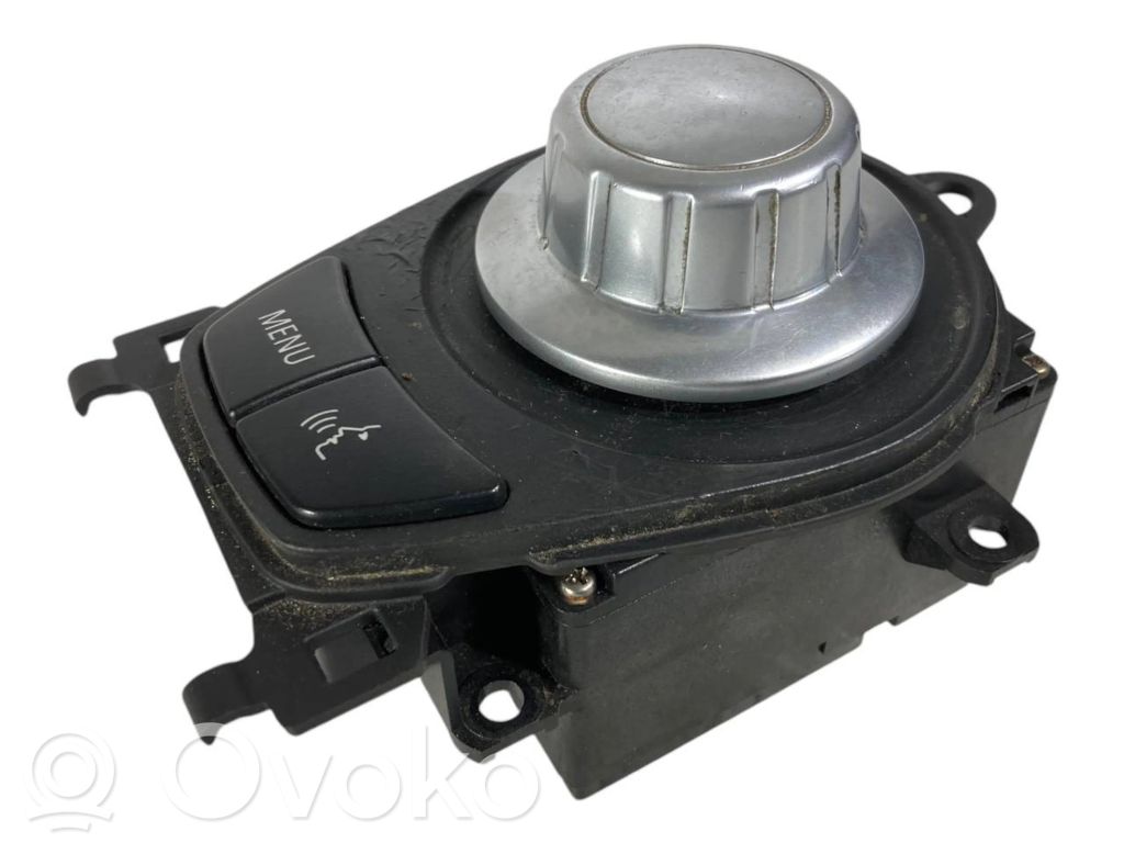 Multimediju kontrolieris