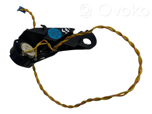 Skaļrunis (-i) priekšējās durvīs