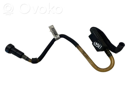 Degvielas caurulīte (-es)