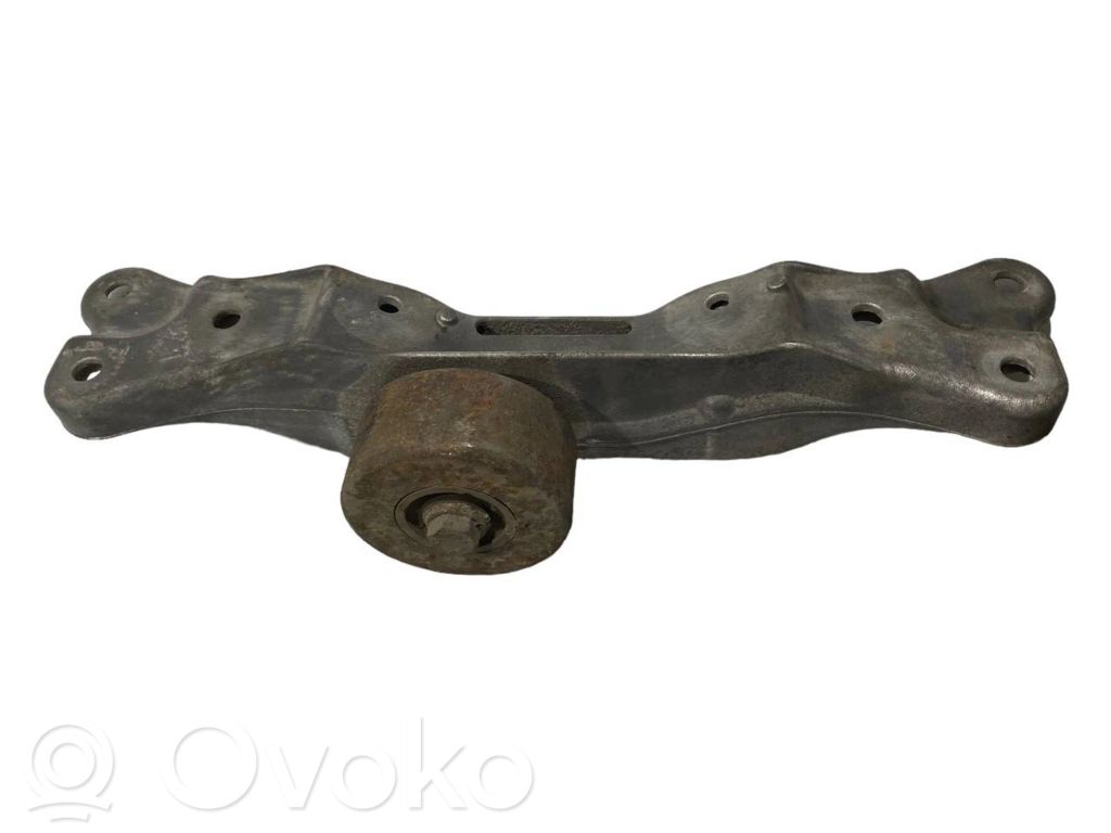Transmission mounting bracket