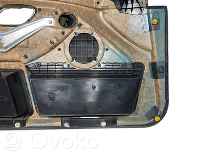 Priekšējo durvju apdare