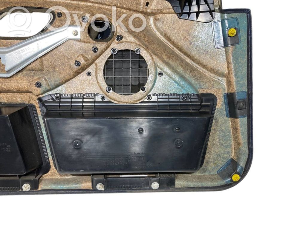 Priekšējo durvju apdare