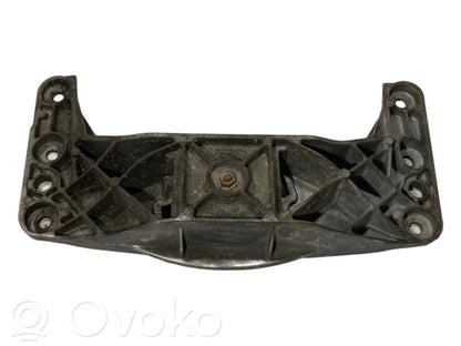 Transmission mounting bracket
