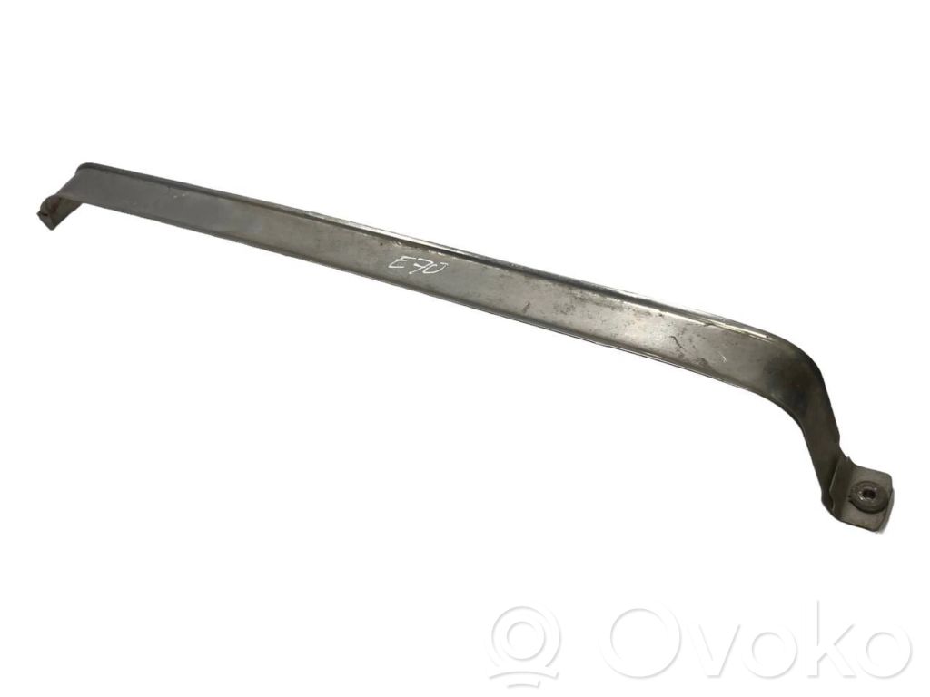 Degvielas tvertnesturētājs (-i)