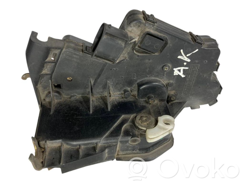 Aizmugurē slēdzene