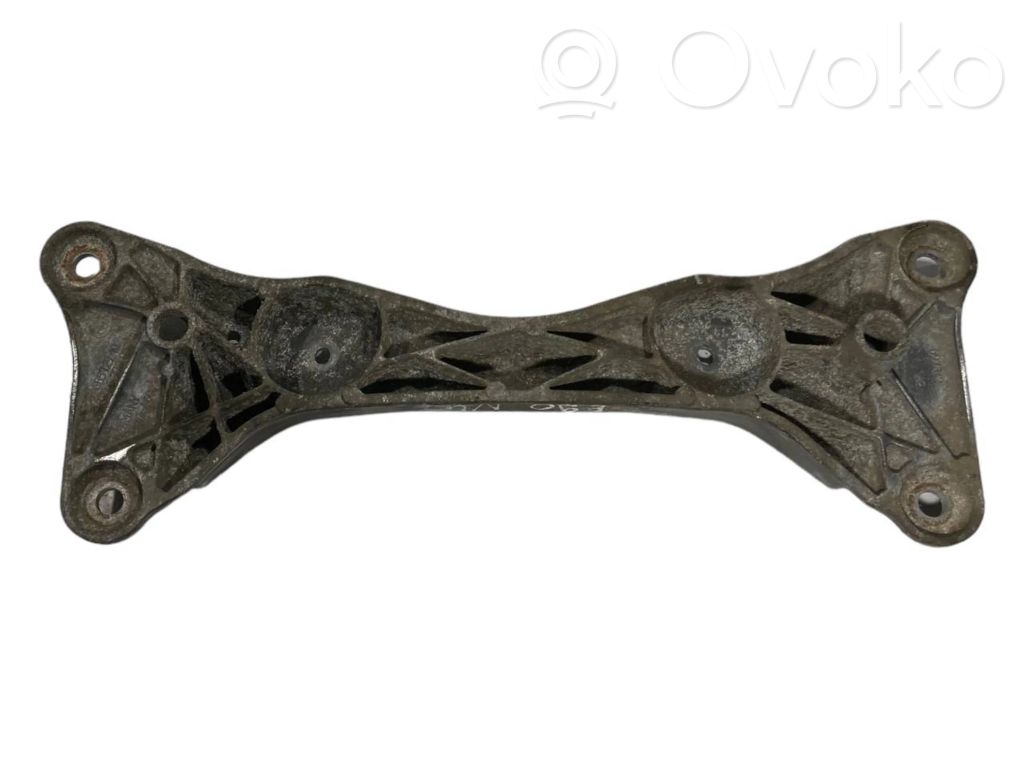 Кронштейн крепления трансмиссии