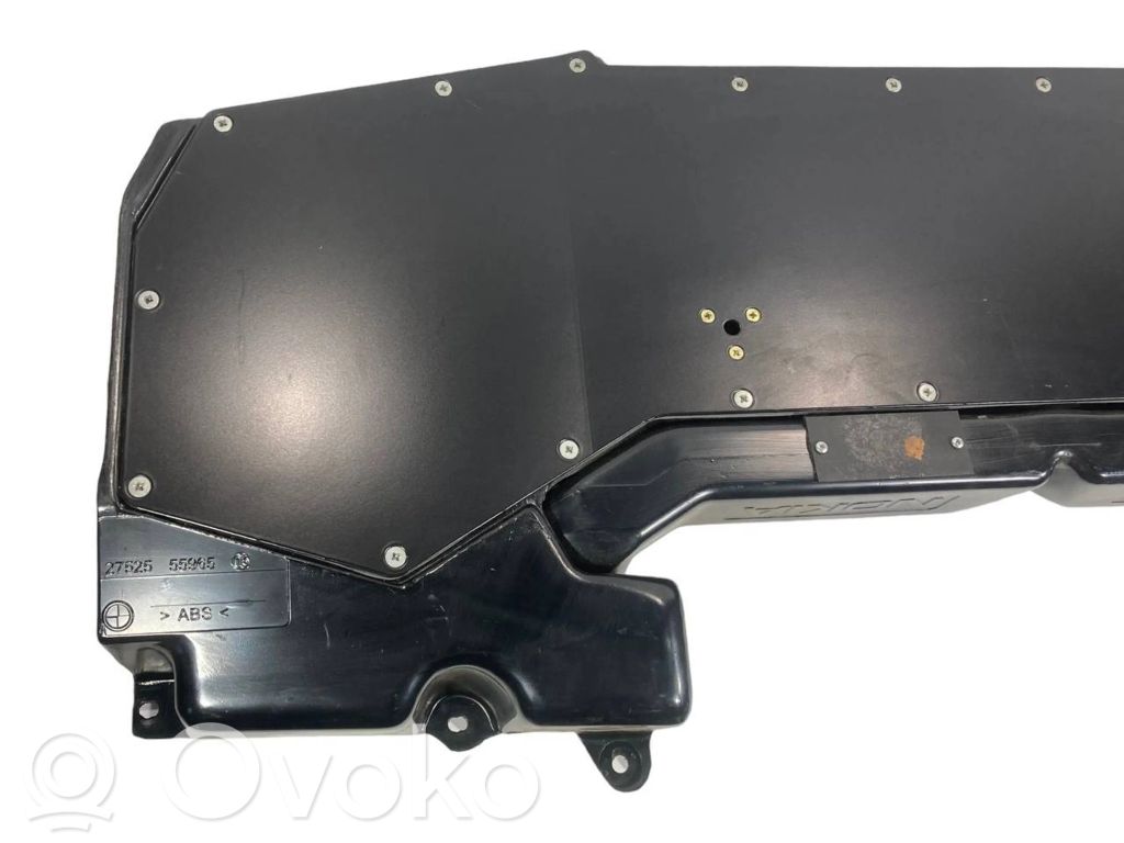 Skaļrunis (-i) aizmugurējā palodzē