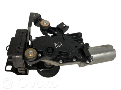 Aizmugurējā loga tīrītāja motoriņš