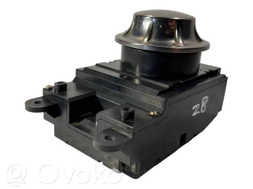 Multimediju kontrolieris