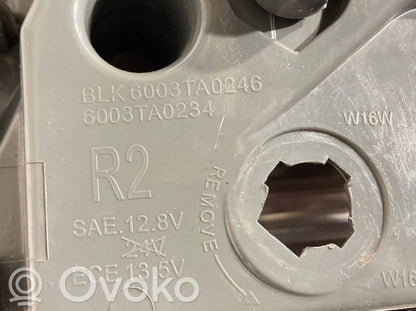 Aizmugurējais lukturis pārsegā