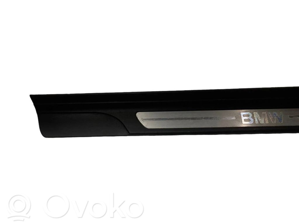 Priekšējā sliekšņa dekoratīvā apdare (iekšējā)