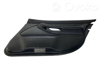 Занавеска на окне сзади