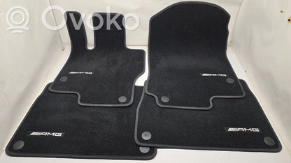 Automašīnu paklāju komplekts