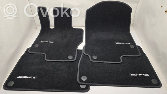 Automašīnu paklāju komplekts